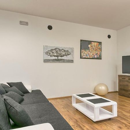 Wellness Apartman Kaiser プーラ エクステリア 写真