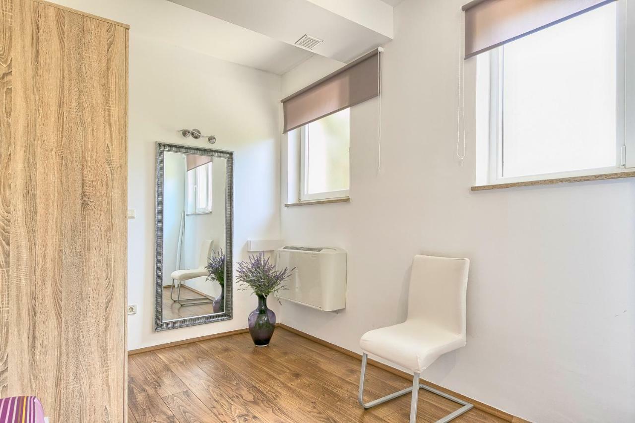 Wellness Apartman Kaiser プーラ エクステリア 写真