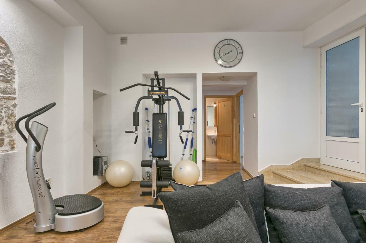 Wellness Apartman Kaiser プーラ エクステリア 写真