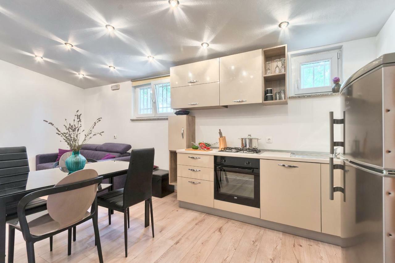 Wellness Apartman Kaiser プーラ エクステリア 写真